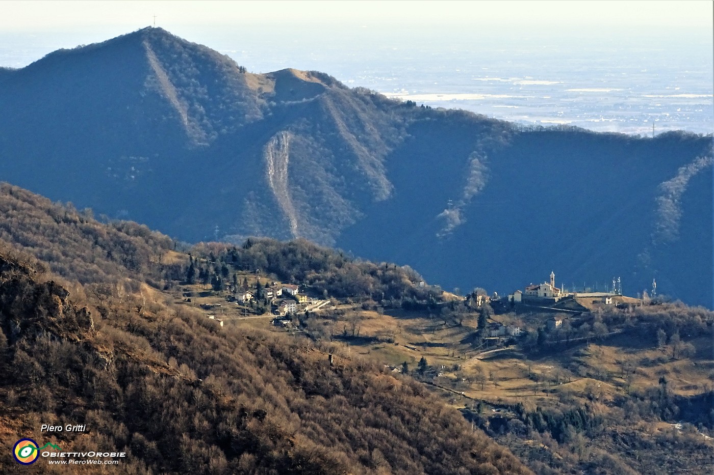 68 Zoom su S. Antonio Abbandonato in primo piano e Canto Alto sullo sfondo.JPG